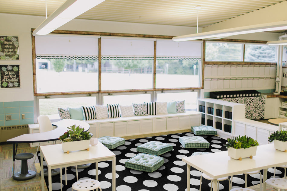 BLACK & WHITE POLKA DOT RECTANGLE CARPETS 5' X 7'6"