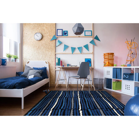 Cascade 5'4" x 7'8" area rug in color Sapphire