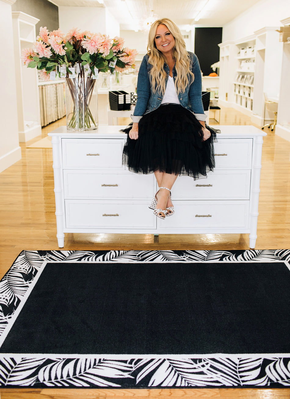 BLACK & WHITE GREENERY BORDER RECTANGLE CARPETS 5' X 7'6"