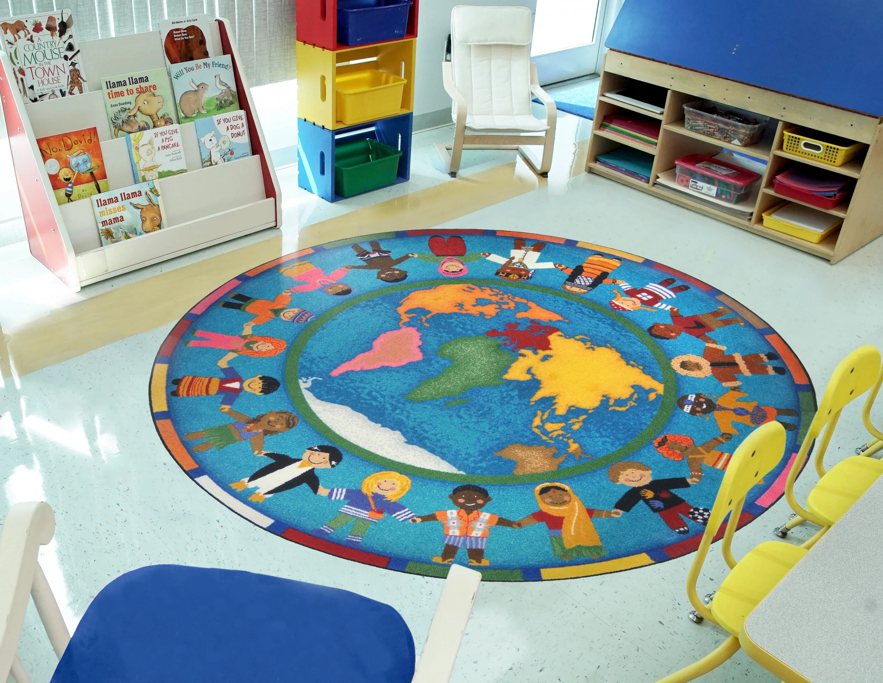 Hands Around the World 7'7" Round area rug in color Multi