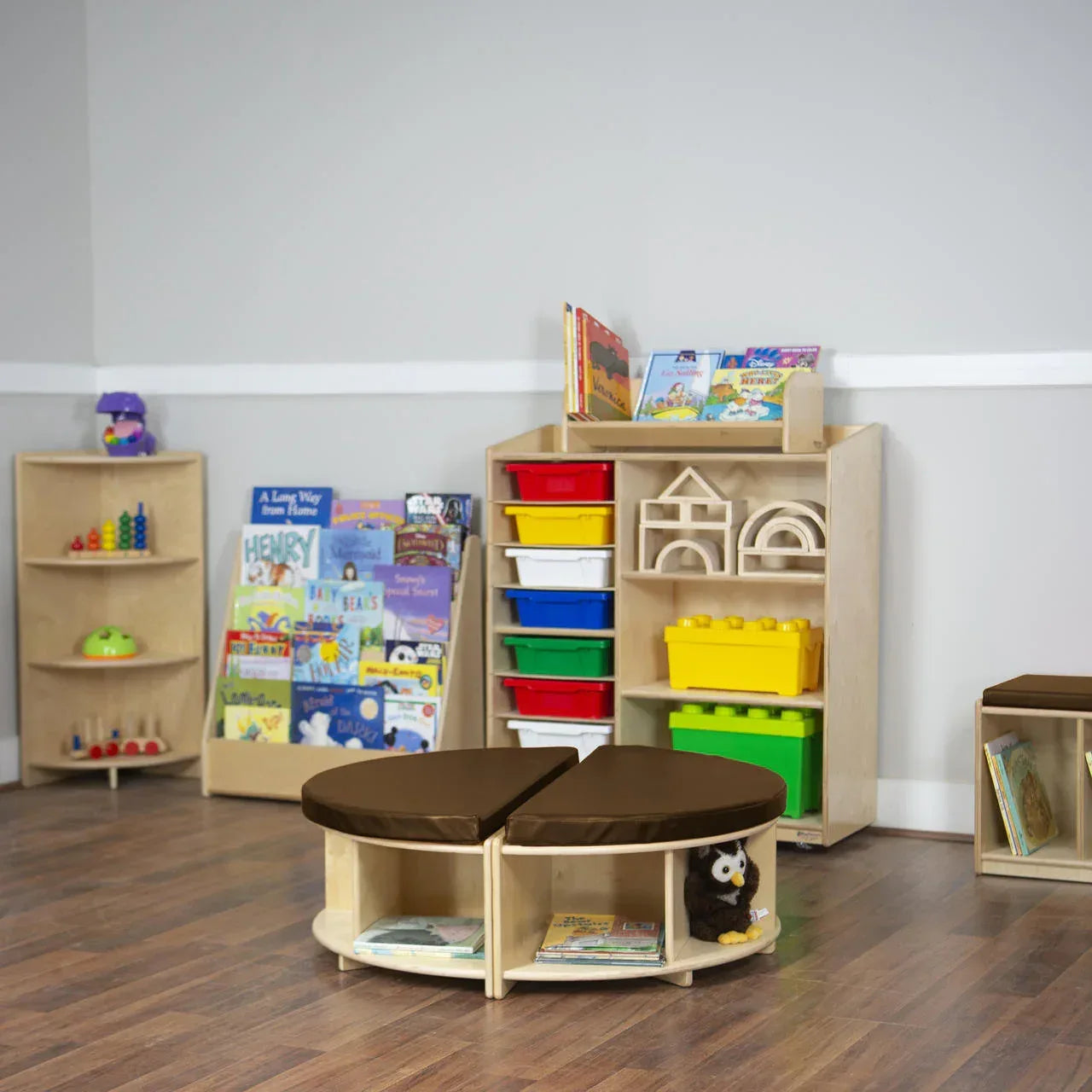 Read-A-Round Circle Bench with Brown Cushion