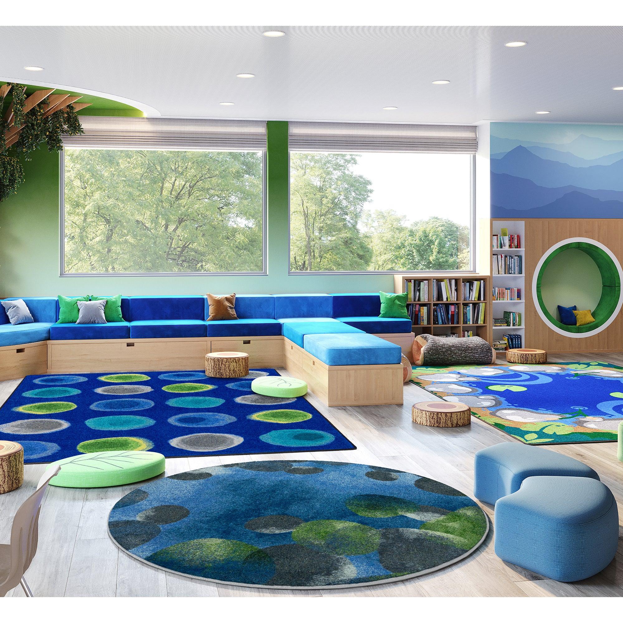 Riverstone 13'2" Round area rug in color Blue